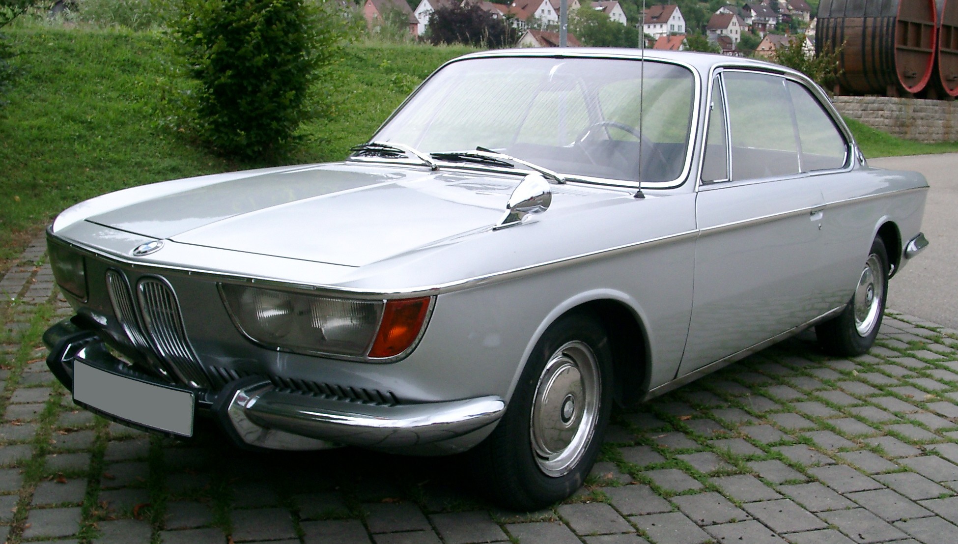 BMW 2000