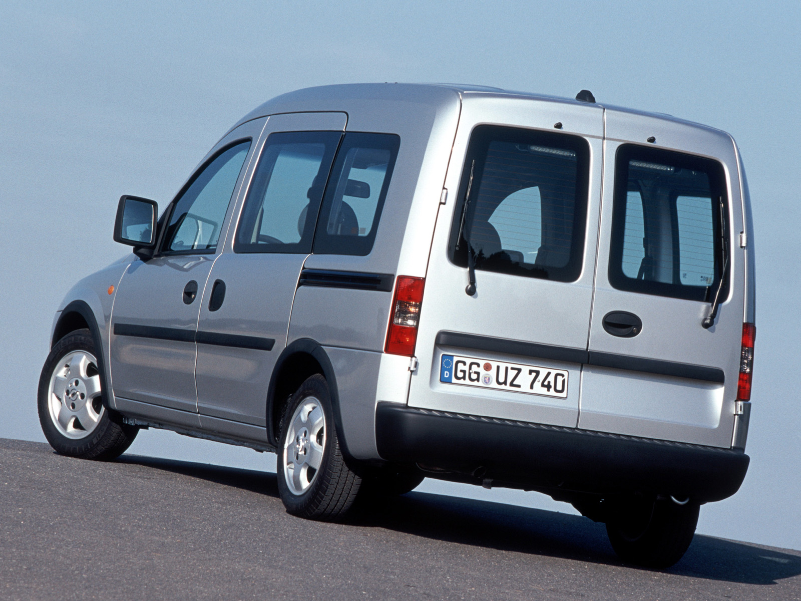 Opel Combo Tour: 3 фото